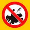 Zosadnite z motocykla pri čerpaní paliva